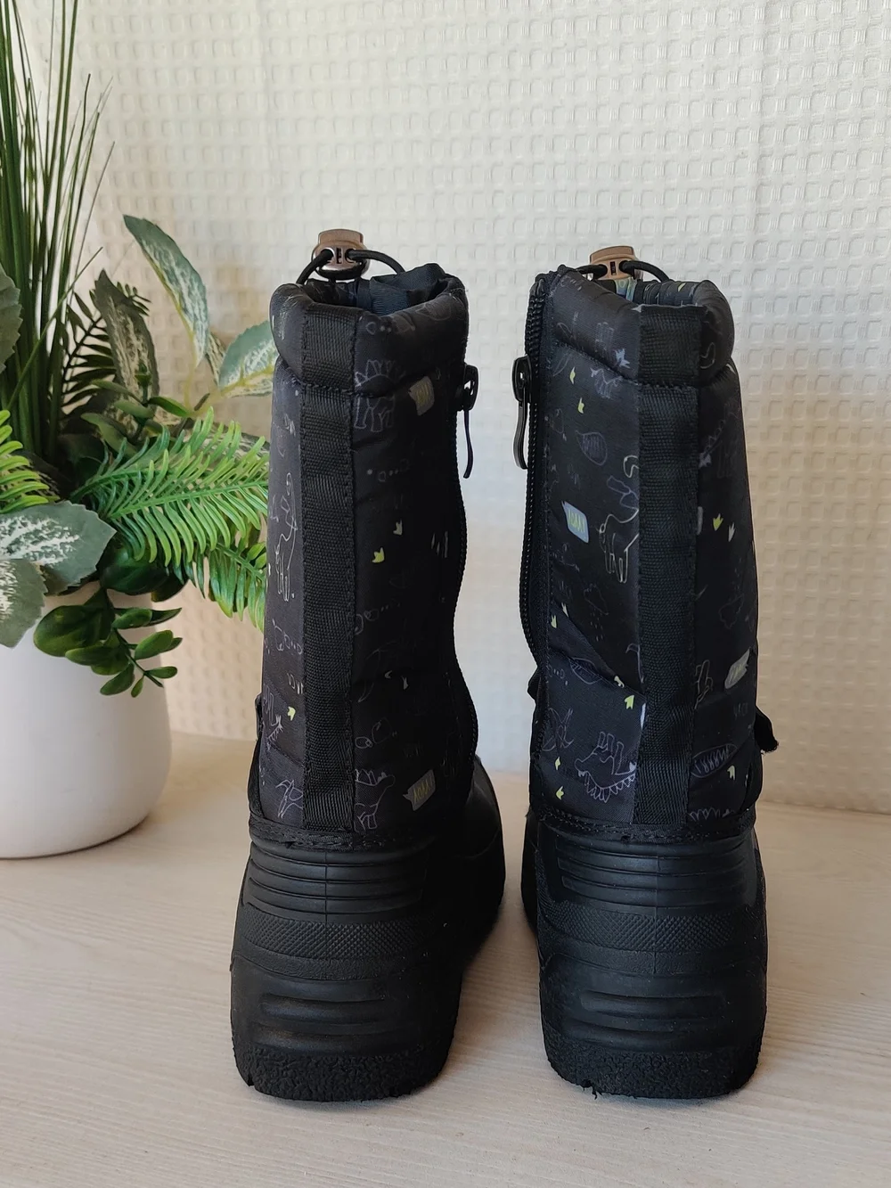 Kids' Black Dinosaur Print Winter Snow Boots Size 12